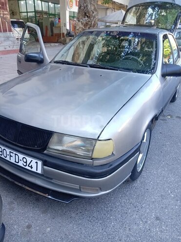 Opel Vectra-12
