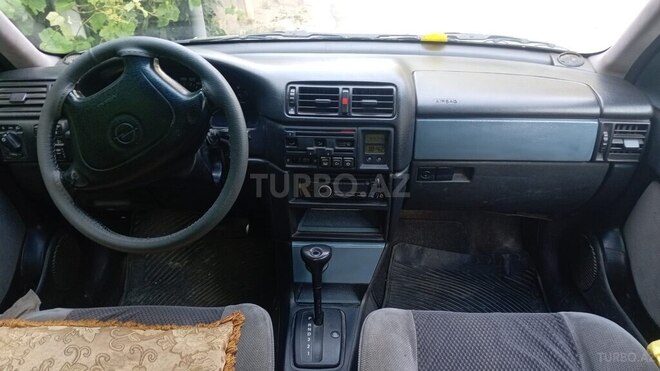 Opel Vectra-18