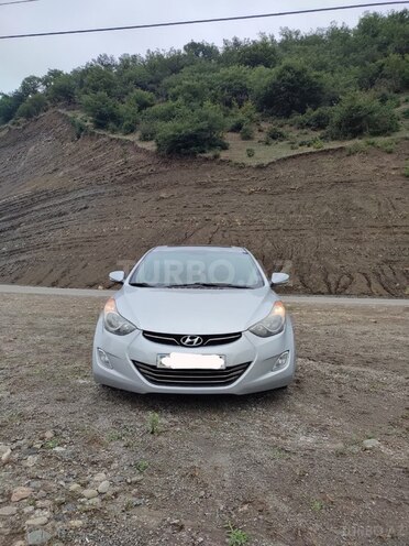 Hyundai Elantra-9