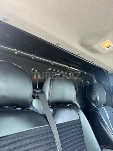 Ford Transit-21