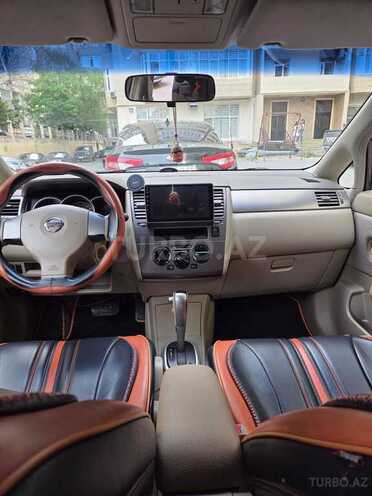 Nissan Tiida-10