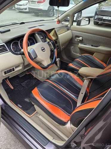 Nissan Tiida-9