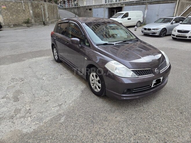 Nissan Tiida-5