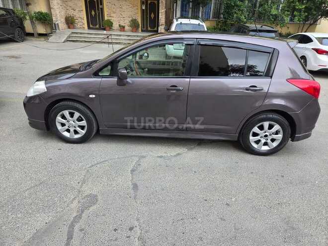 Nissan Tiida-4
