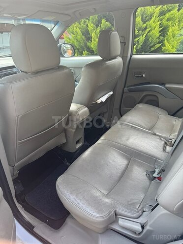 Mitsubishi Outlander-9