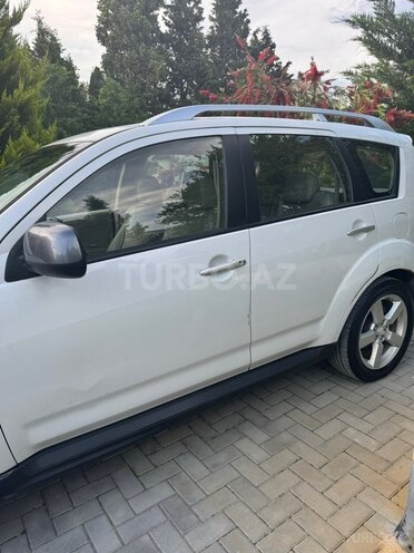 Mitsubishi Outlander-5