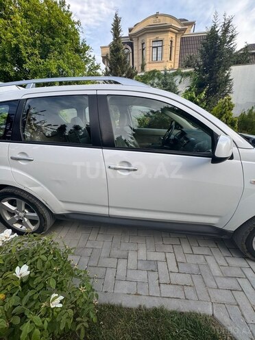 Mitsubishi Outlander-7