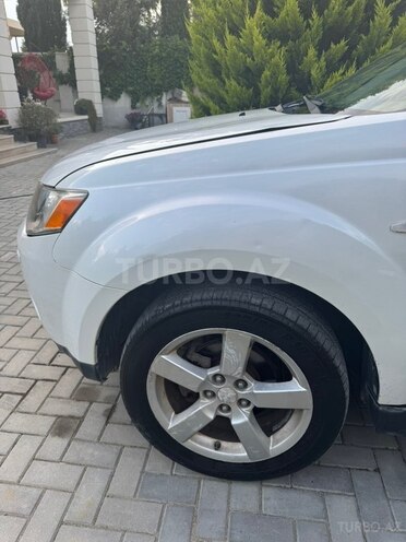 Mitsubishi Outlander-4