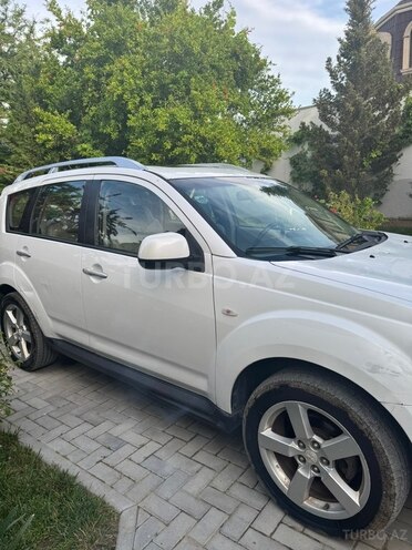 Mitsubishi Outlander-3