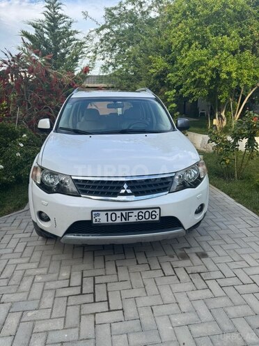 Mitsubishi Outlander-1