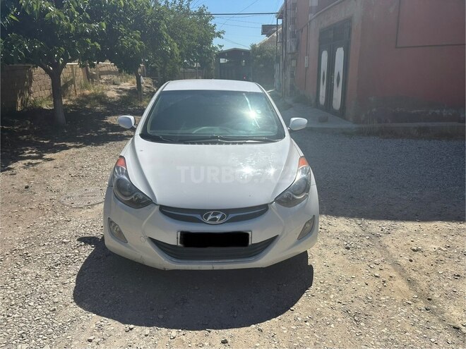 Hyundai Elantra-1