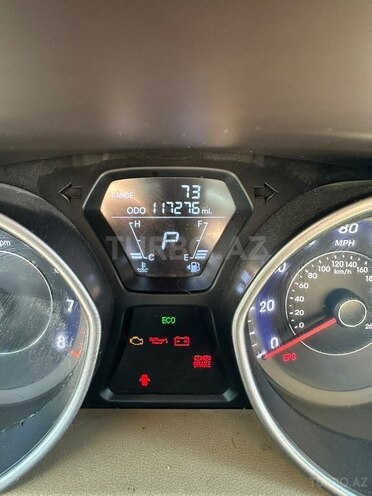 Hyundai Elantra-9