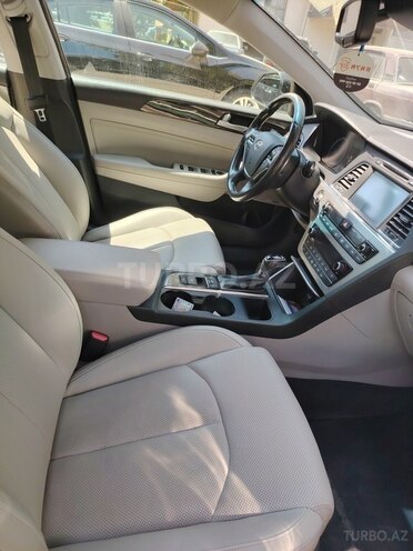 Hyundai Sonata-8