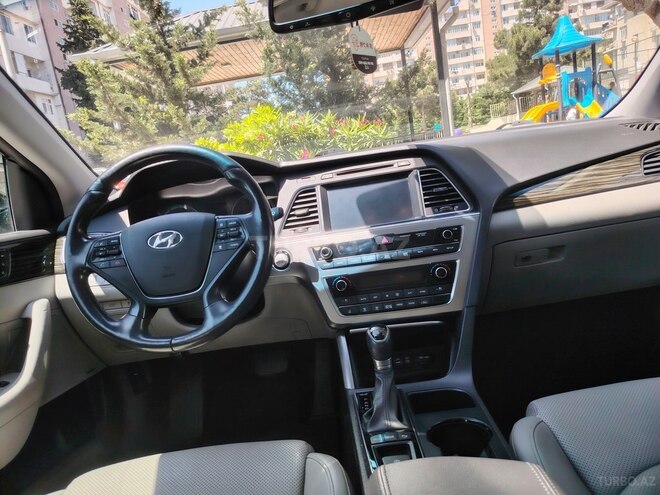 Hyundai Sonata-6