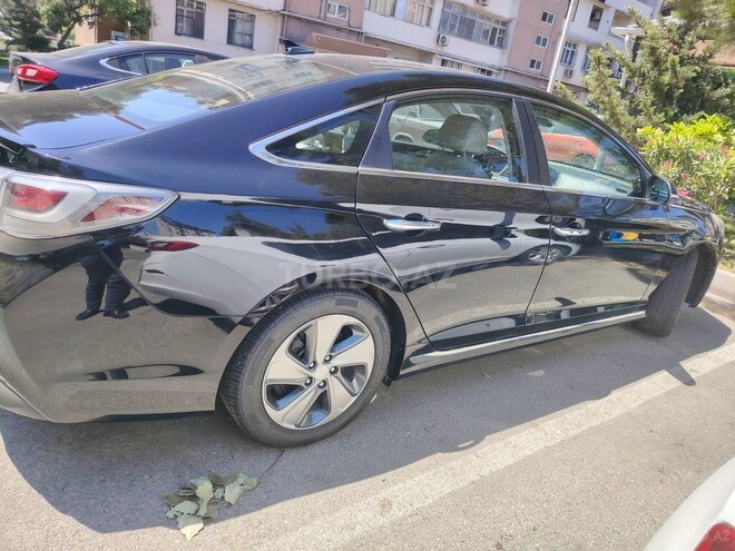 Hyundai Sonata-5