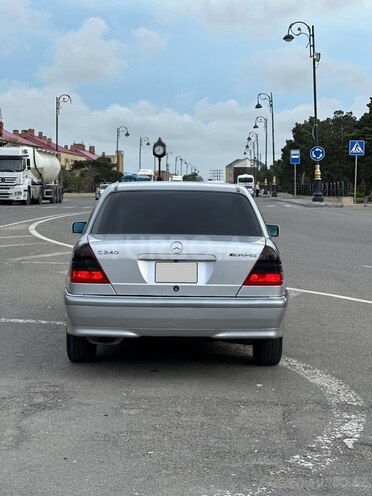 Mercedes C 240-10