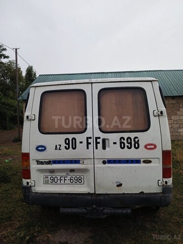Ford Transit-5