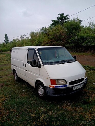 Ford Transit-2