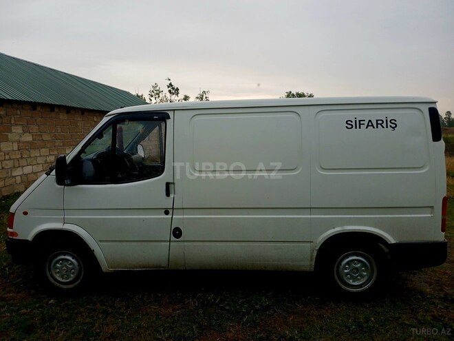 Ford Transit-3