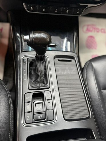 Kia Sorento-12