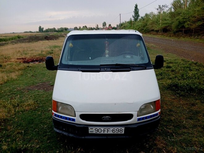 Ford Transit-1