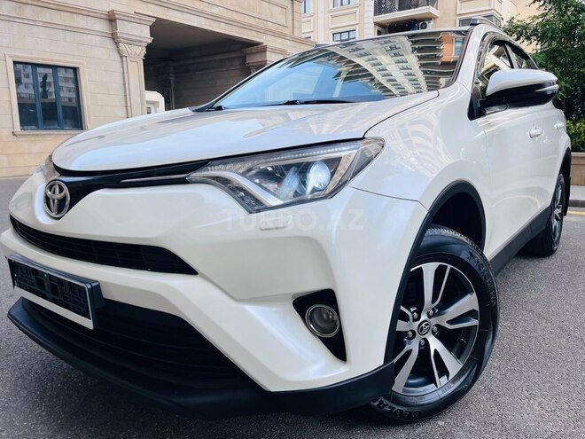 Toyota RAV4-11