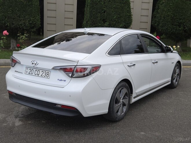 Hyundai Sonata-4