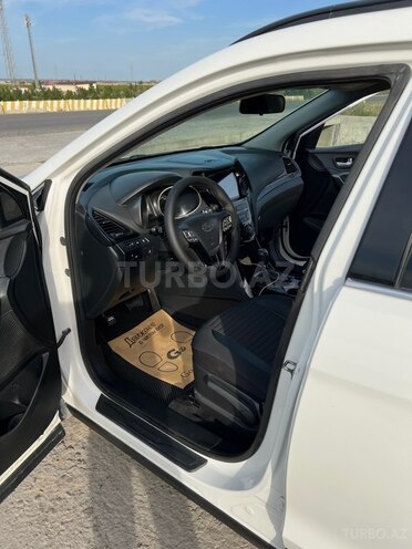 Hyundai Santa Fe-9
