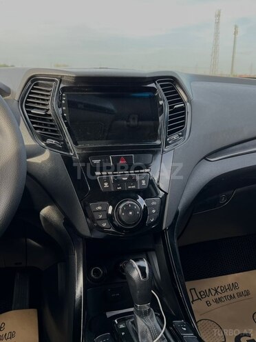 Hyundai Santa Fe-11