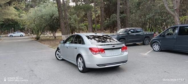 Chevrolet Cruze-11