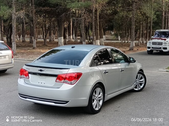 Chevrolet Cruze-13