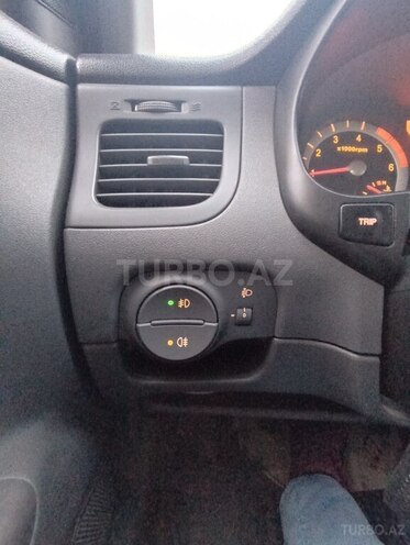 Kia Rio-5