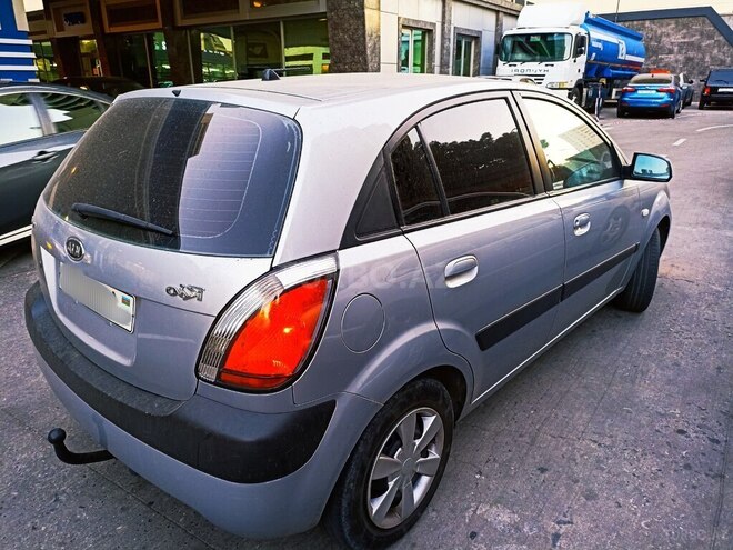 Kia Rio-4