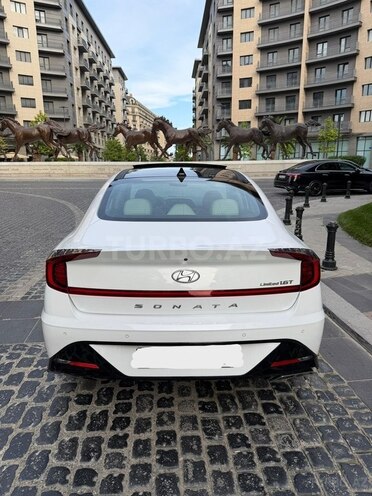 Hyundai Sonata-2