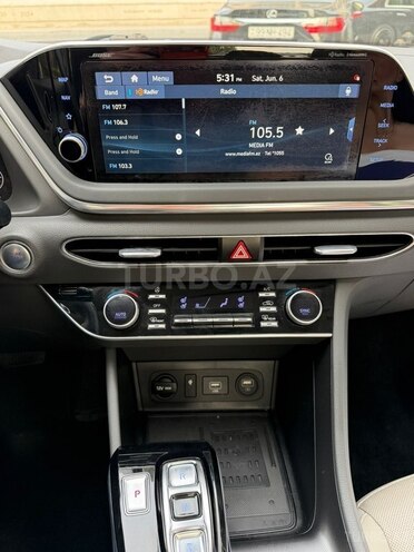 Hyundai Sonata-14