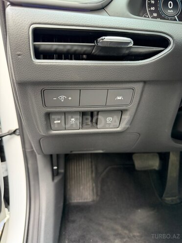 Hyundai Sonata-17