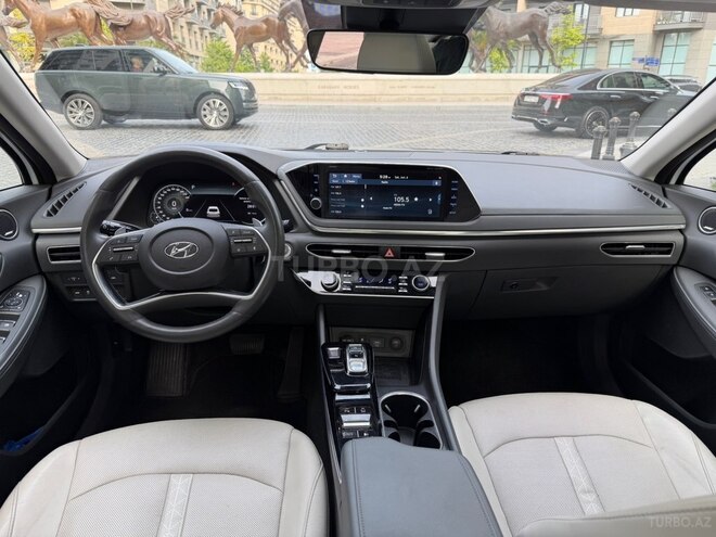 Hyundai Sonata-11