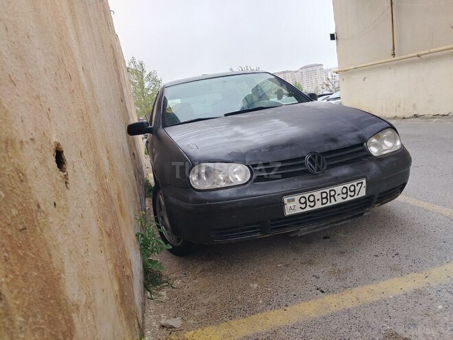 Volkswagen Golf-1