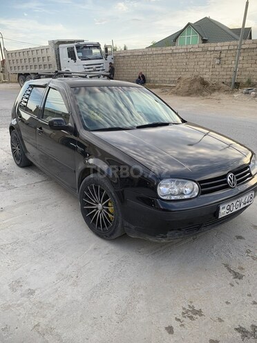 Volkswagen Golf-1
