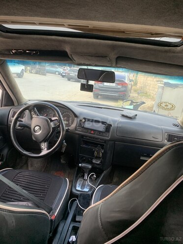 Volkswagen Golf-4