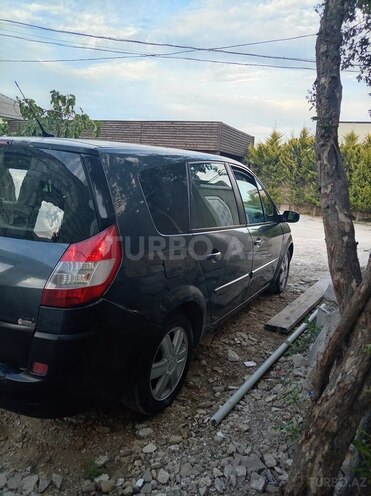 Renault Megane Scenic-6