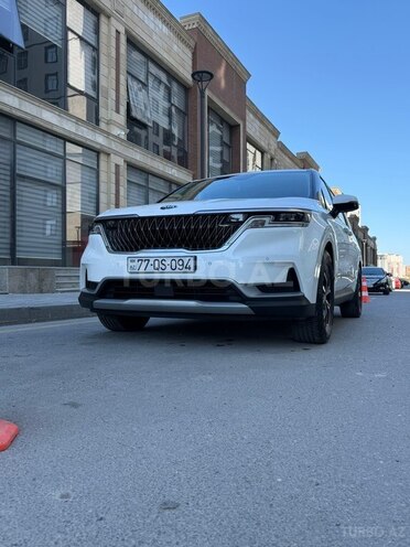 Kia Carnival-1