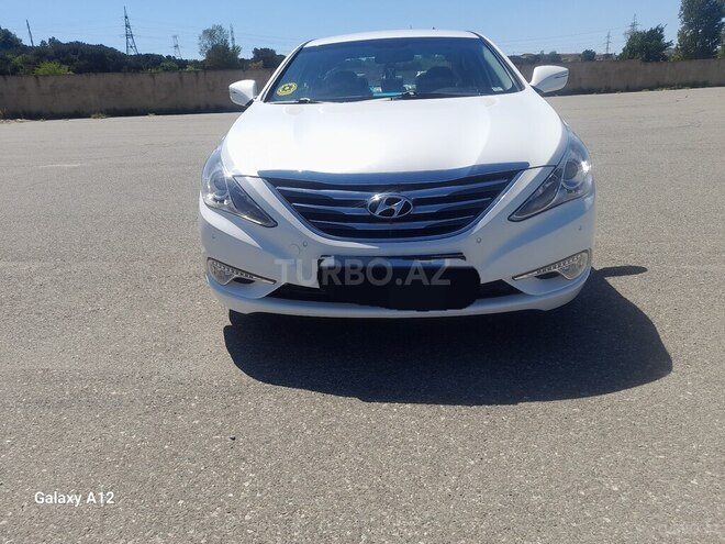 Hyundai Sonata-1