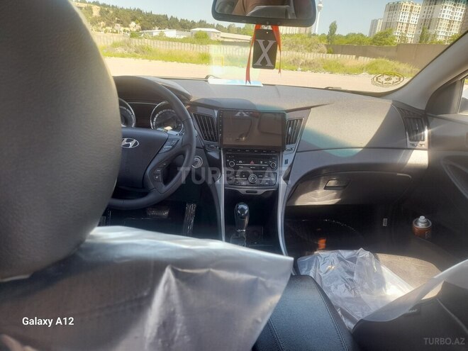 Hyundai Sonata-9