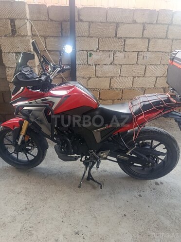 Honda CB200X-3