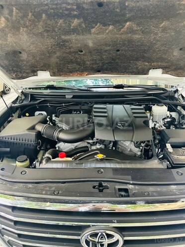 Toyota Land Cruiser-12