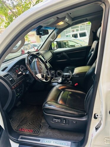 Toyota Land Cruiser-14