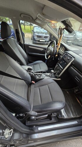 Mercedes B 180-9