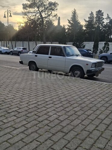 LADA (VAZ) 2107-1