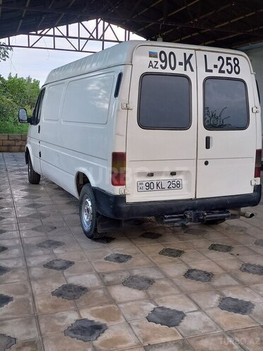Ford Transit-3